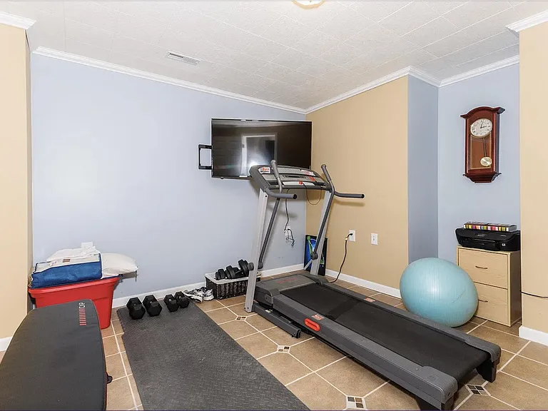 1608 Whitmer Ct — Photo 26
