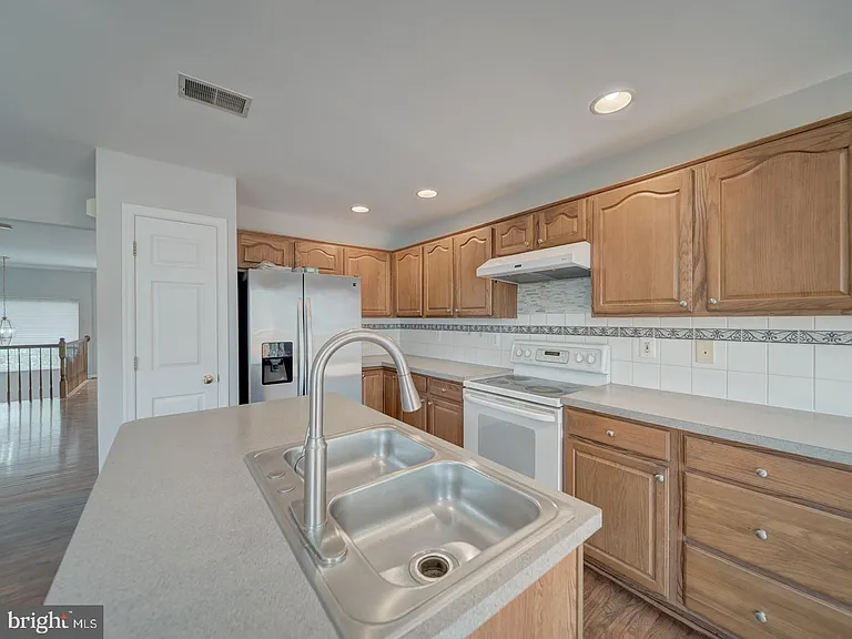 8241 Humphrey Ln — Photo 19