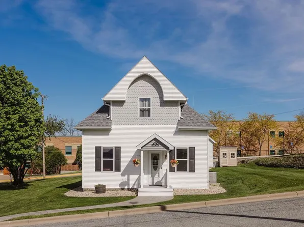 718 Fairview Street, Blanchardville, WI 53516