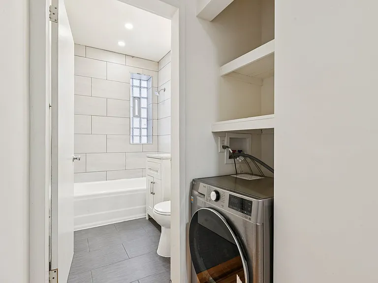 6200 N. Hoyne — Photo 14