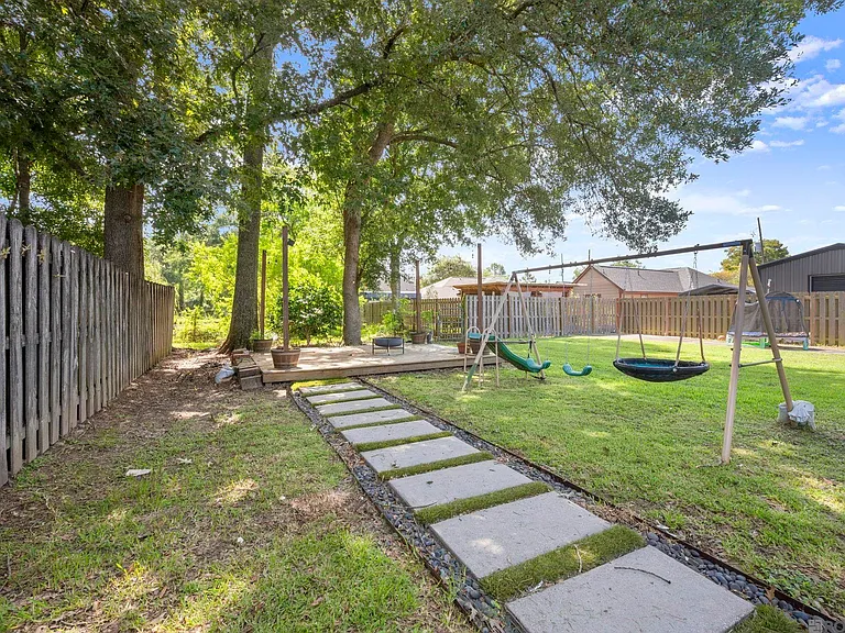 17190 N Lake Dr — Photo 23