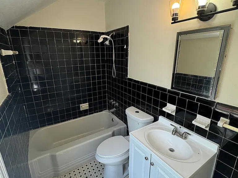 2818 Mallory St — Photo 13
