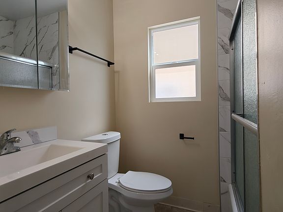 3rd image of 10223 Darby Ave APT 3