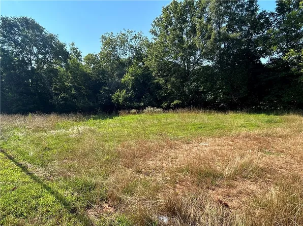 1300 Chiquola Ave, Honea Path, SC 29654