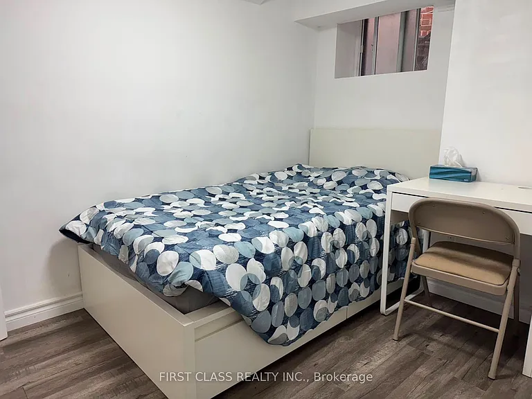524 Bathurst St #BSMNT — Photo 9