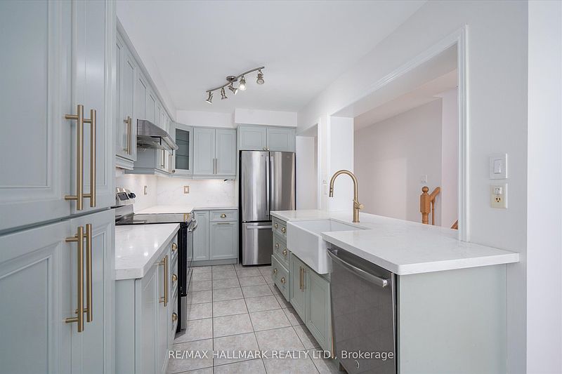 Toronto House for rent - 4 Bedrooms — photo 13