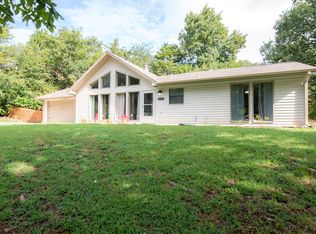 2578 N Warwick Dr, Fayetteville, AR 72703
