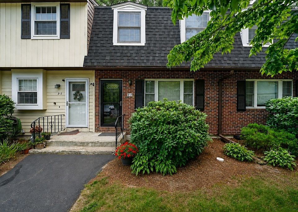 1st image of 8 Treetop Ln #4
