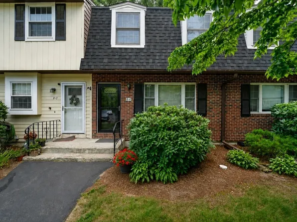 8 Treetop Ln #4, Kingston, MA 02364