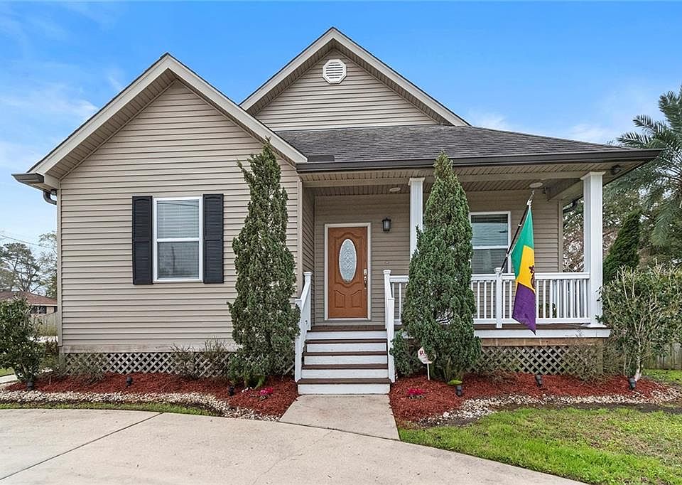 1st image of 812 Radiance St