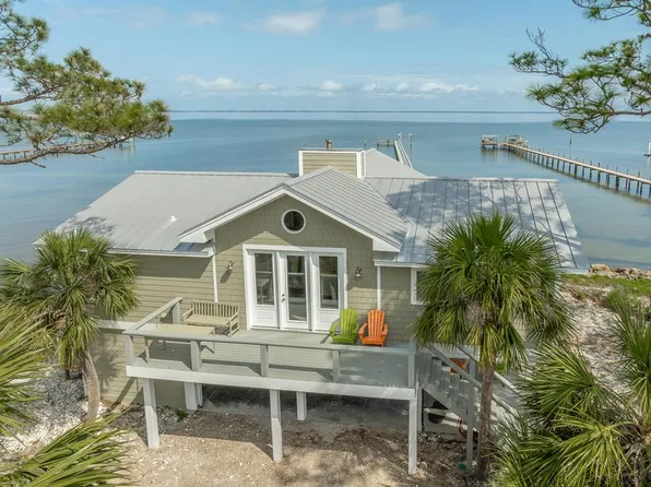 1371 E Gulf Beach Dr, Eastpoint, FL 32328