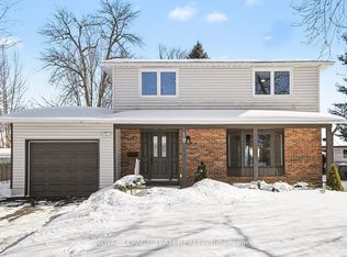 19 Chanonhouse Dr, Ottawa, ON K0A 2Z0