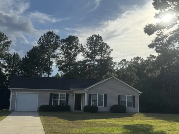 180 Ashbury Park Lane, Richlands, NC 28574