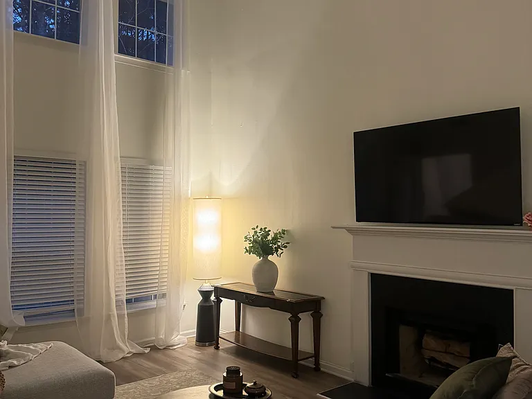 1444 Gates Cir SE — Photo 3