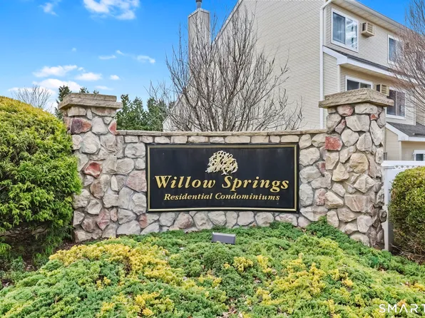 305 Willow Springs #305, New Milford, CT 06776