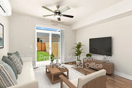 588 NE Alderwood Dr Photo 1
