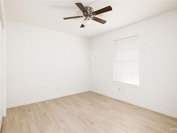 3rd image of 402 S Gastel Cir #21