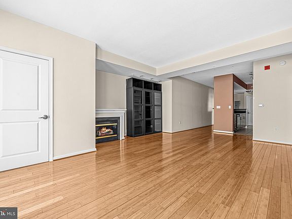 4th image of 715 6th St NW APT 904