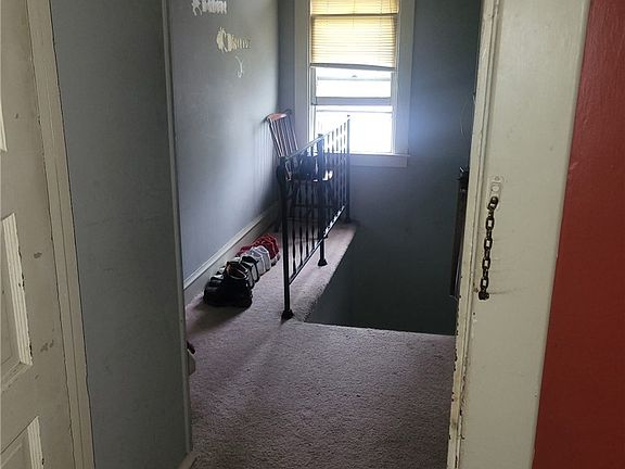 4th image of 306 W Center St