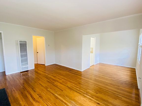 3rd image of 1021 18th St APT E