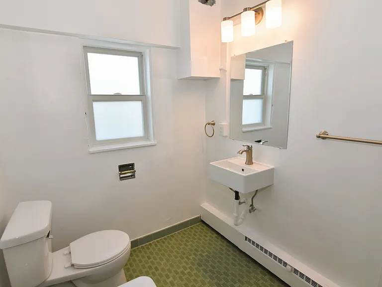 22 East 22nd Street — Photo 16