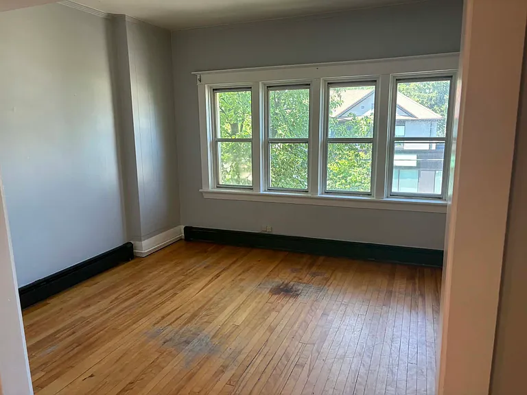 118 Lake St #3 — Photo 2