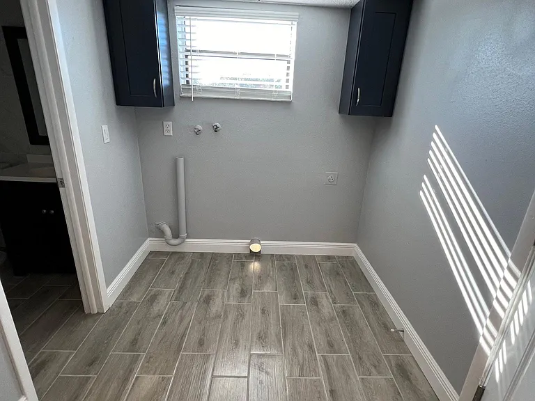 7261 Pond Cir #D — Photo 4