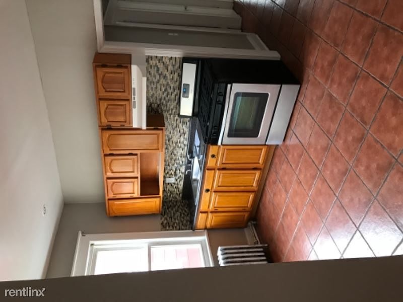 1st image of 186 Tuxedo Pkwy #2