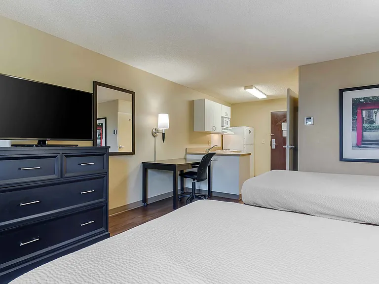 Studio Suite - 2 Full Beds