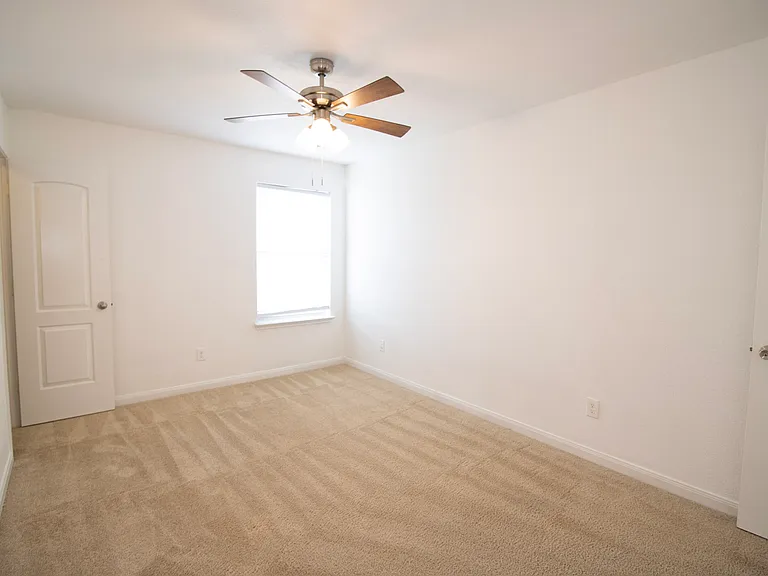 223 Magnolia Dr — Photo 15