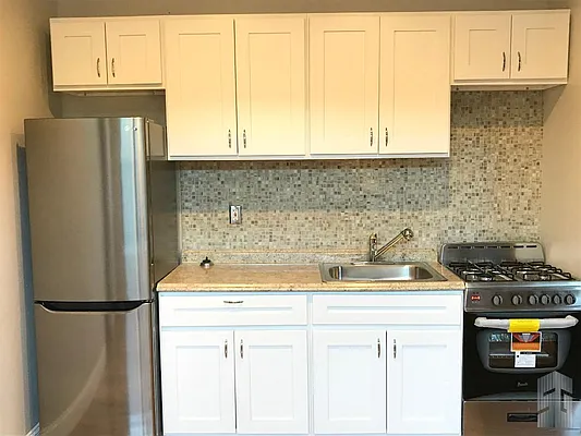 Rented by Skyline Group Real Estate | media 79