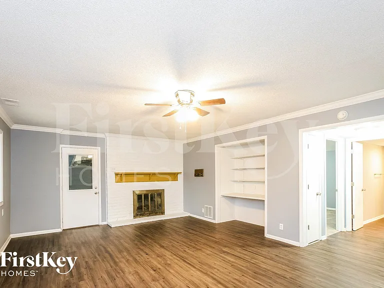 7843 Stafford Ln — Photo 3