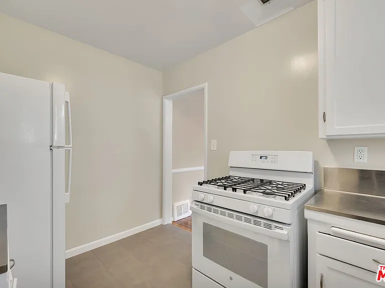 4086 Abourne Rd #A — Photo 30