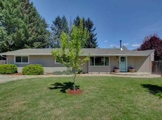 152 SW Verstappen Ln, Grants Pass, OR 97526