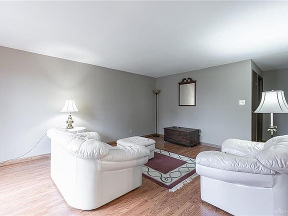 3rd image of 2345 Obetz Dr APT A