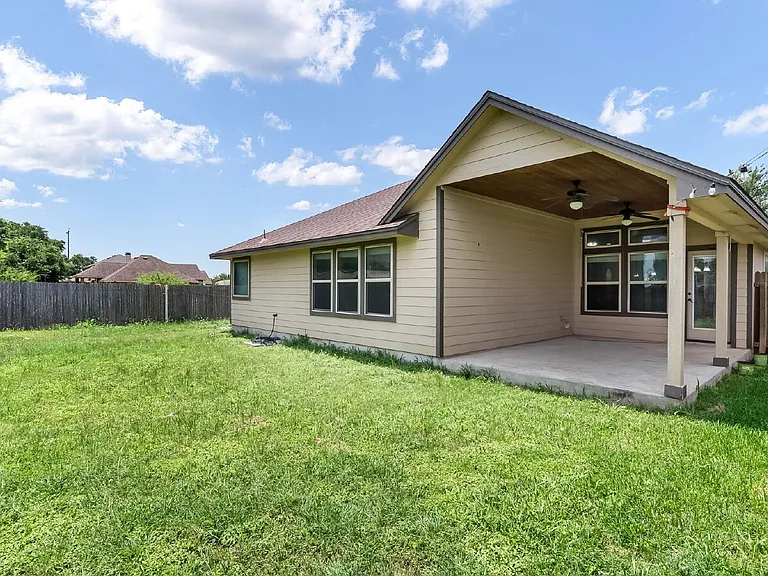 15606 Fox Ln — Photo 19