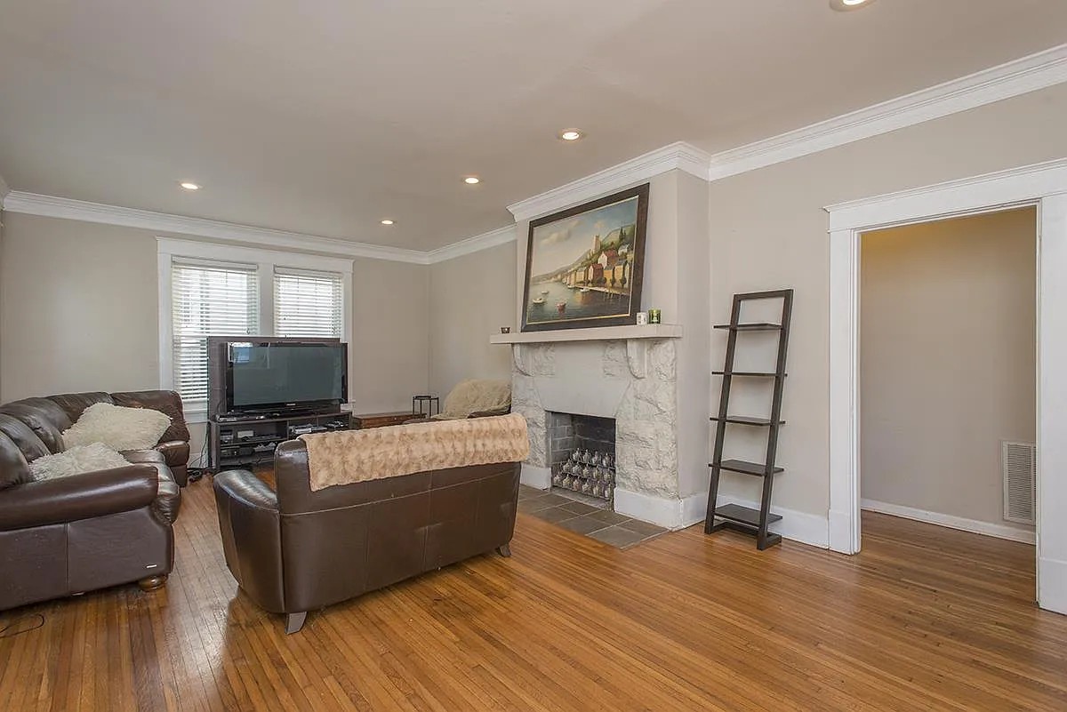 2 bed, 1452 sqft, $3,500 — Photo 3
