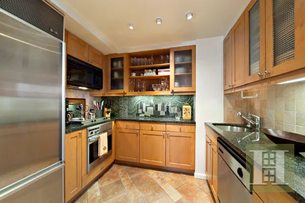 Rented by Halstead Real Estate | media 8