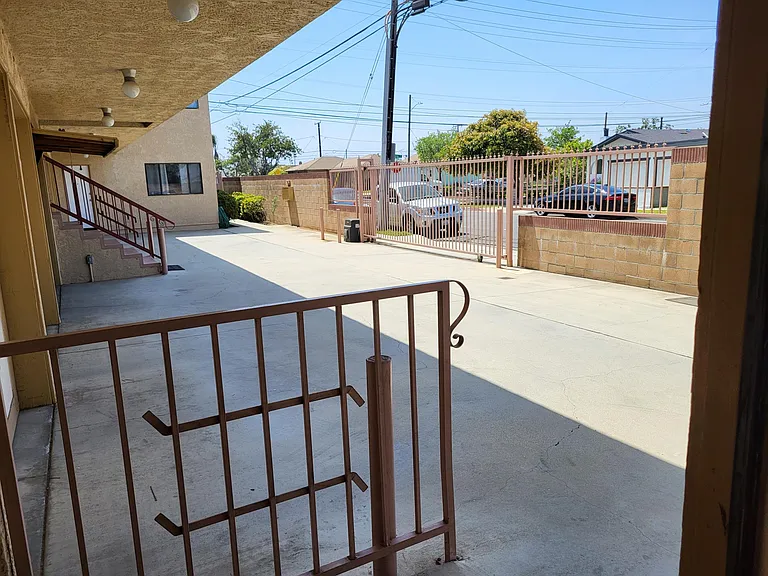 1453 Marine Ave #5 — Photo 1
