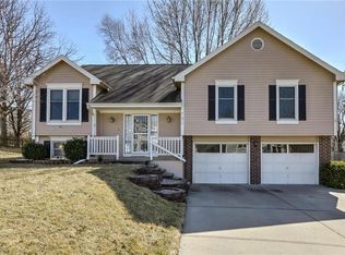 715 Plum Rose Dr, Liberty, MO 64068
