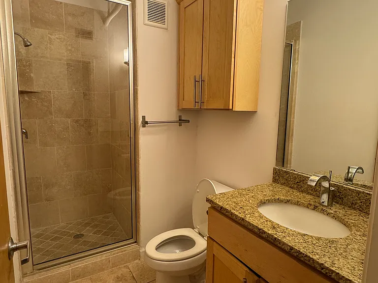 1339 S Flores St #107 — Photo 23