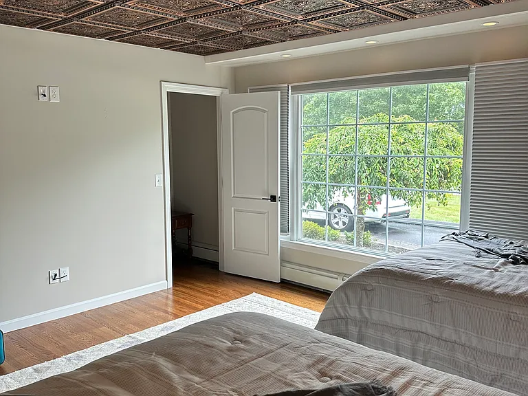 60 Sherwood Dr — Photo 23