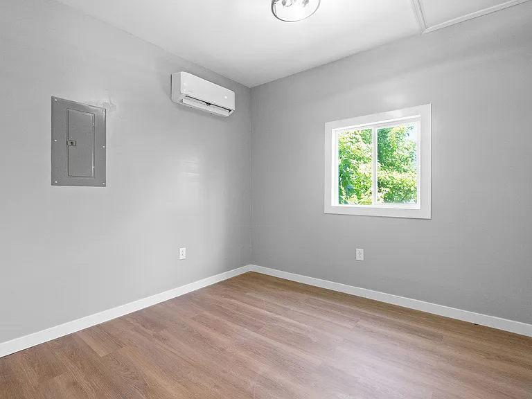 478 Thompkins Ln #B — Photo 16