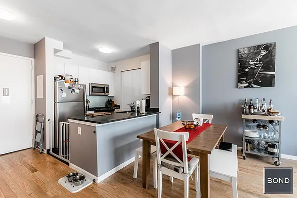 Rented by Bond New York | media 4