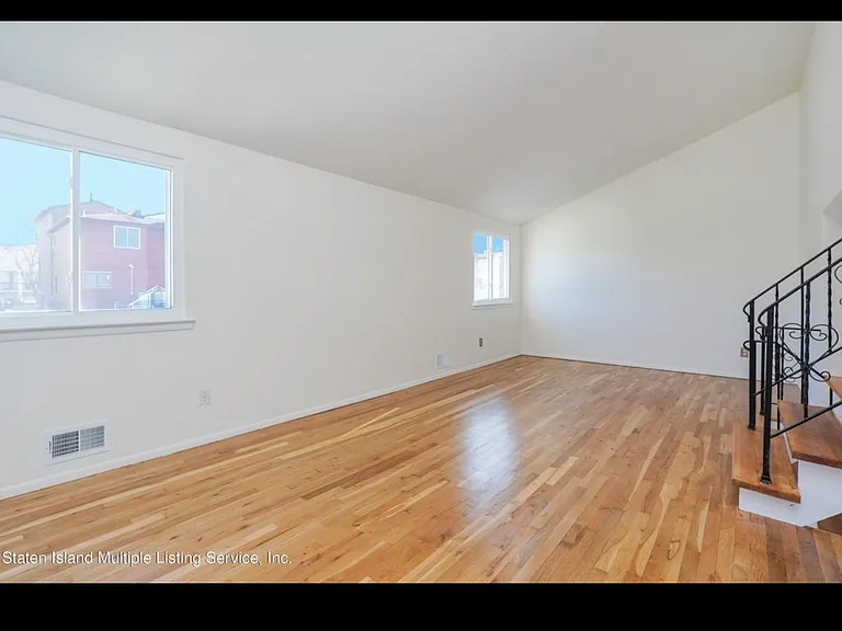 356 Gurley Ave — Photo 5