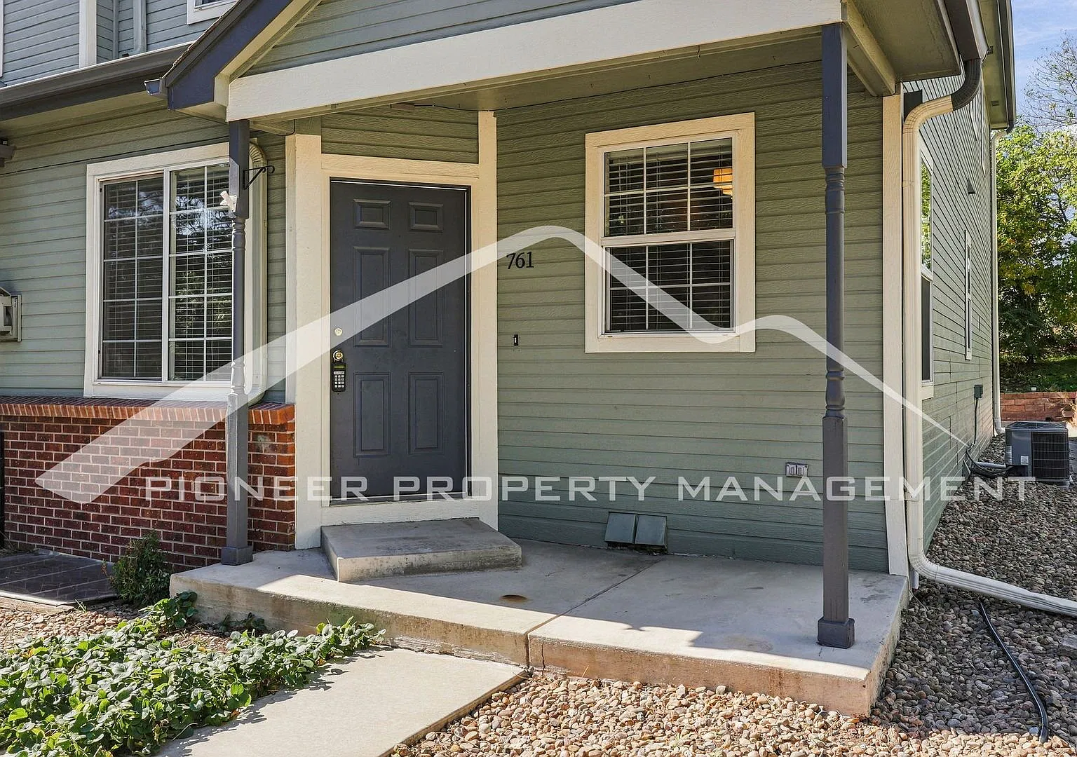 Spacious Townhouse with Gas Fireplace and 2-Car Garage! — Photo 2