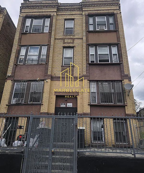 1st image of 204 Bidwell Ave #1AB