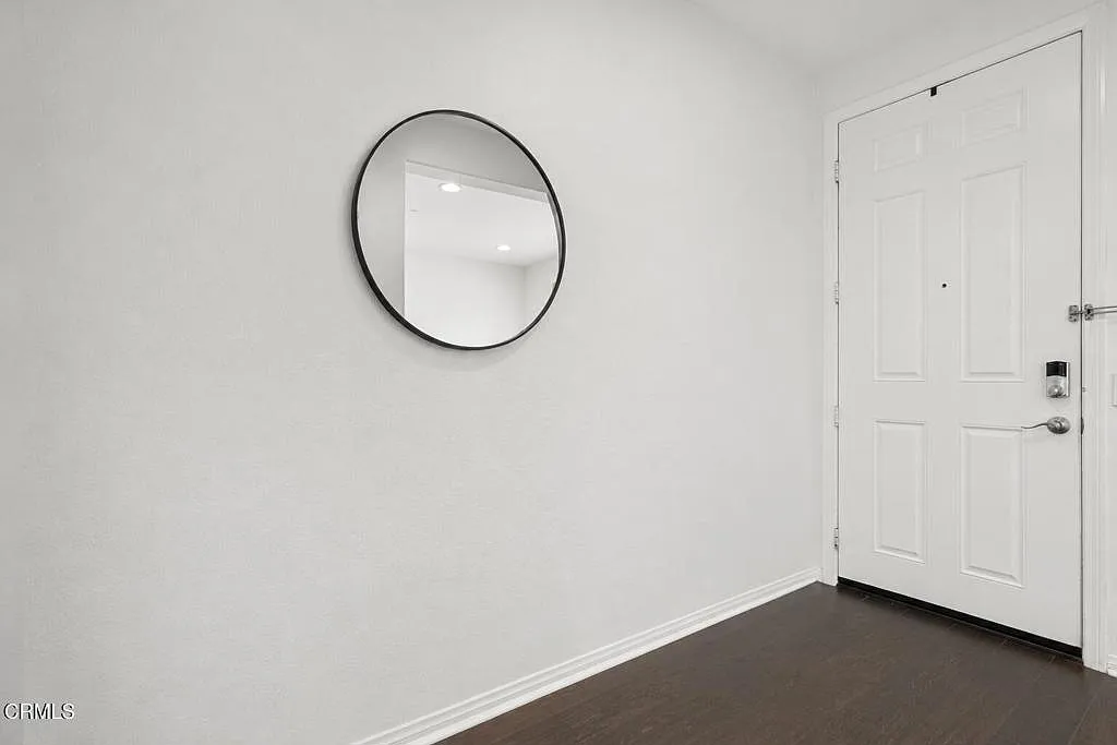 3 bed, 2.5 bath, 2216 sqft, $4,500 — Photo 3