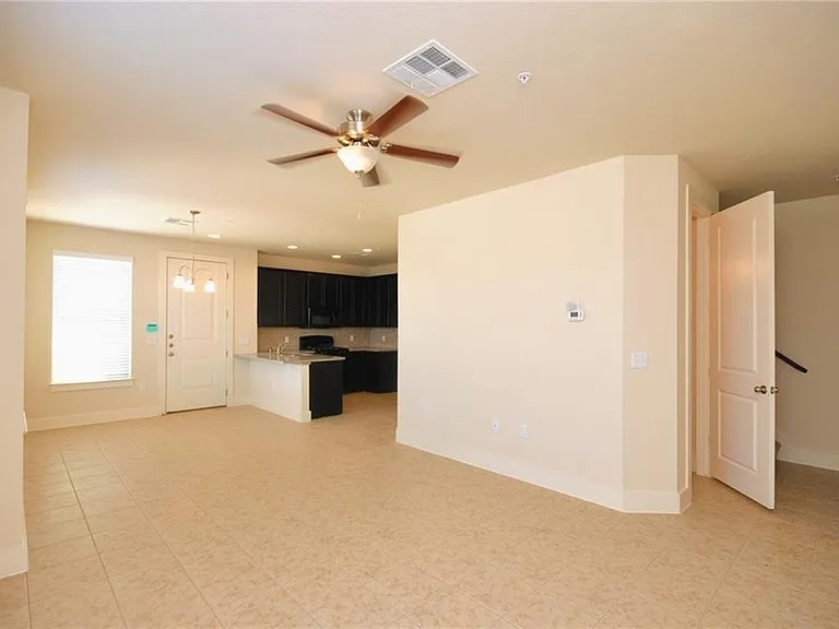 2222 Creekside Ln #C — Photo 5
