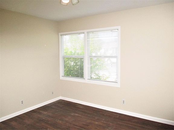 3rd image of 382 N Murphy Ave